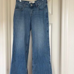 Hollister Light Blue low rise baggy jeans size 2 regular